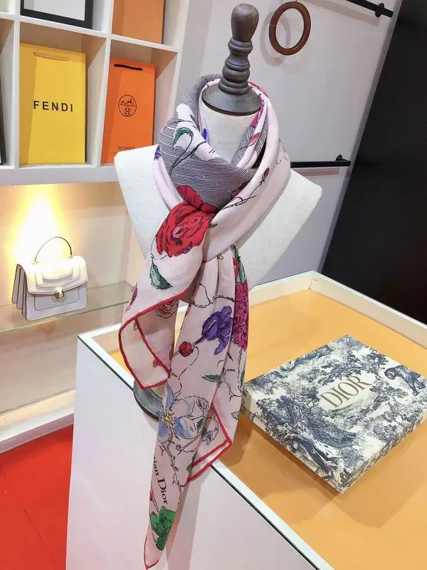 Dior 140X140cm 70%羊绒 30%真丝 E28 (2)